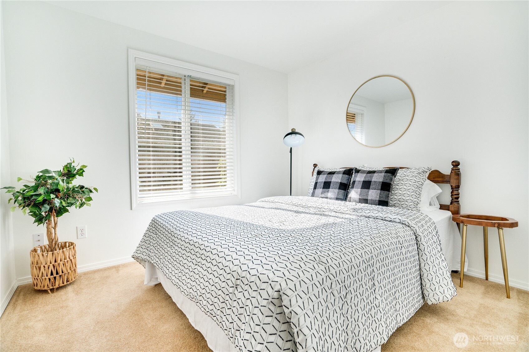 33 Lakewood Oaks Drive SW, Lakewood, WA 98499