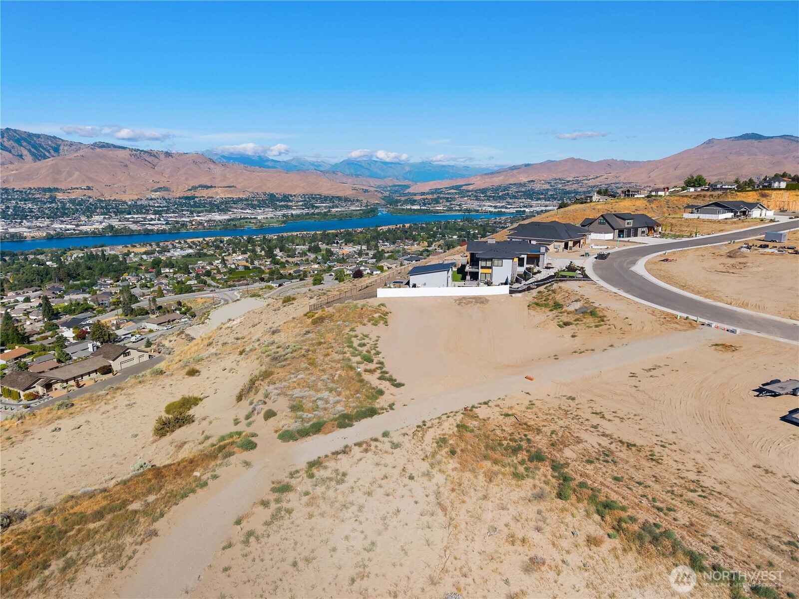 760 NE Tyler Place , East Wenatchee, WA 98802