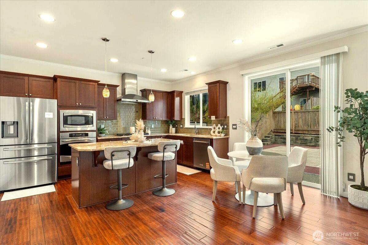 7640 NE 195th Street , Kenmore, WA 98028