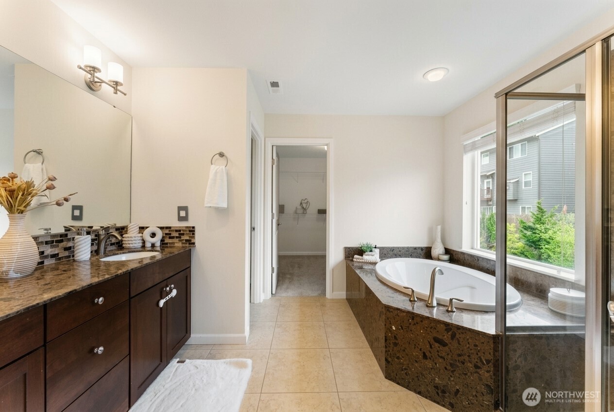 7640 NE 195th Street , Kenmore, WA 98028