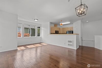 535 241st Lane SE, Sammamish, WA 98074 - Photo 7