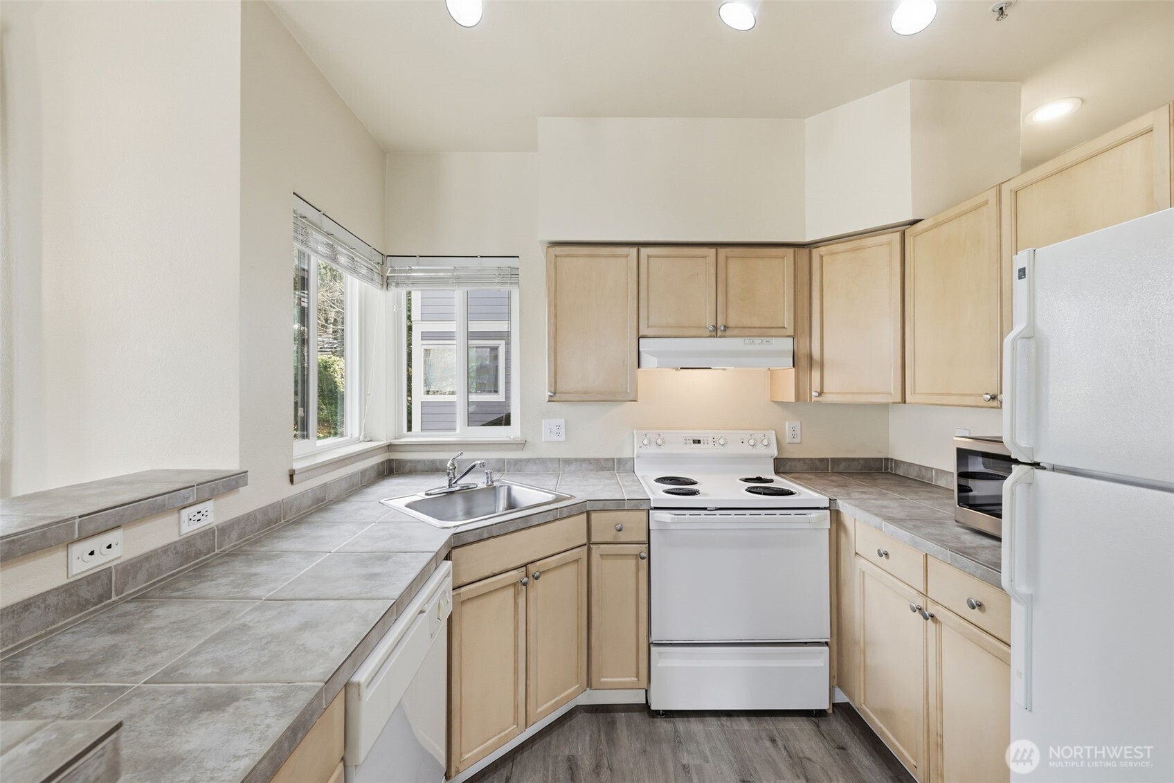 3914 243rd Place SE #L301, Bothell, WA 98021