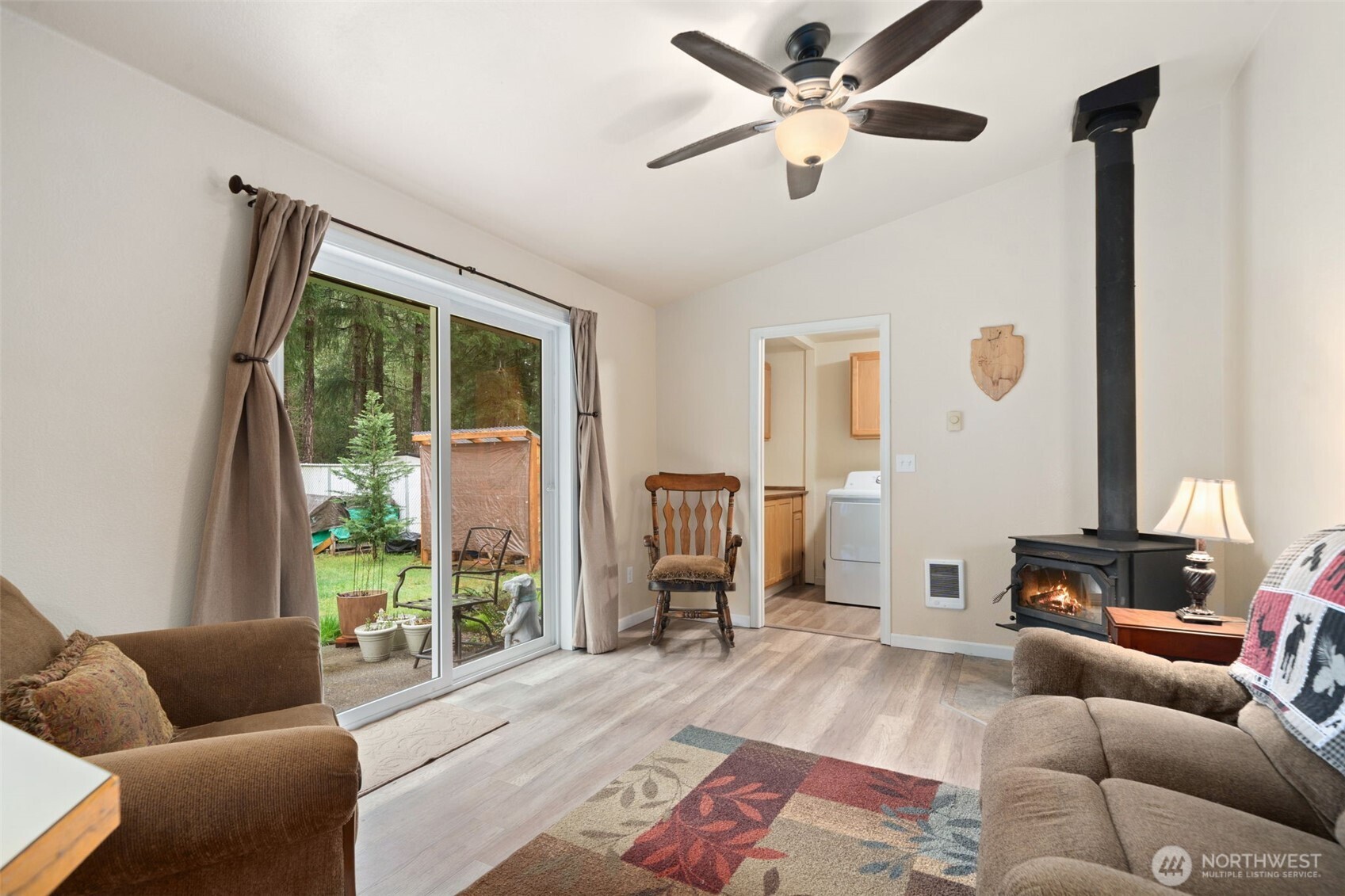 681 E Oak Park Way , Shelton, WA 98584