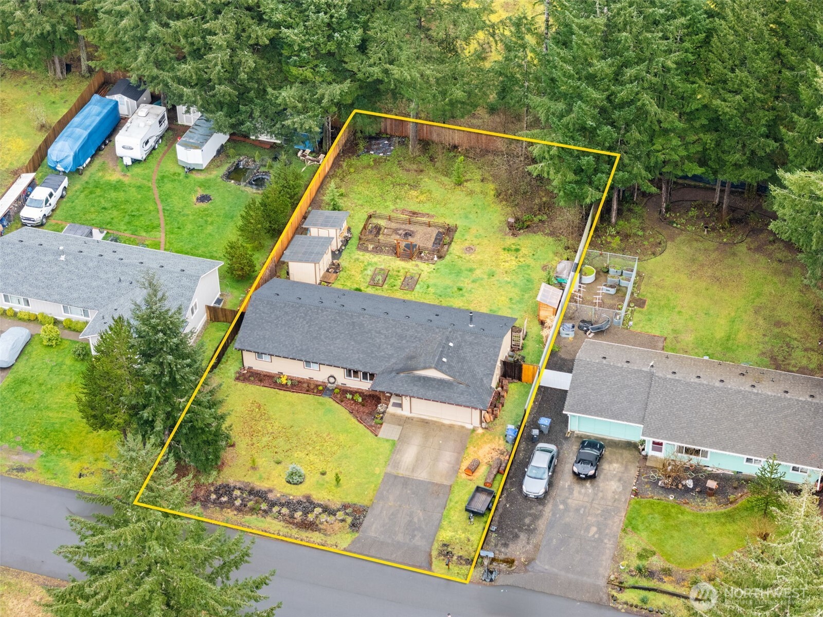681 E Oak Park Way , Shelton, WA 98584