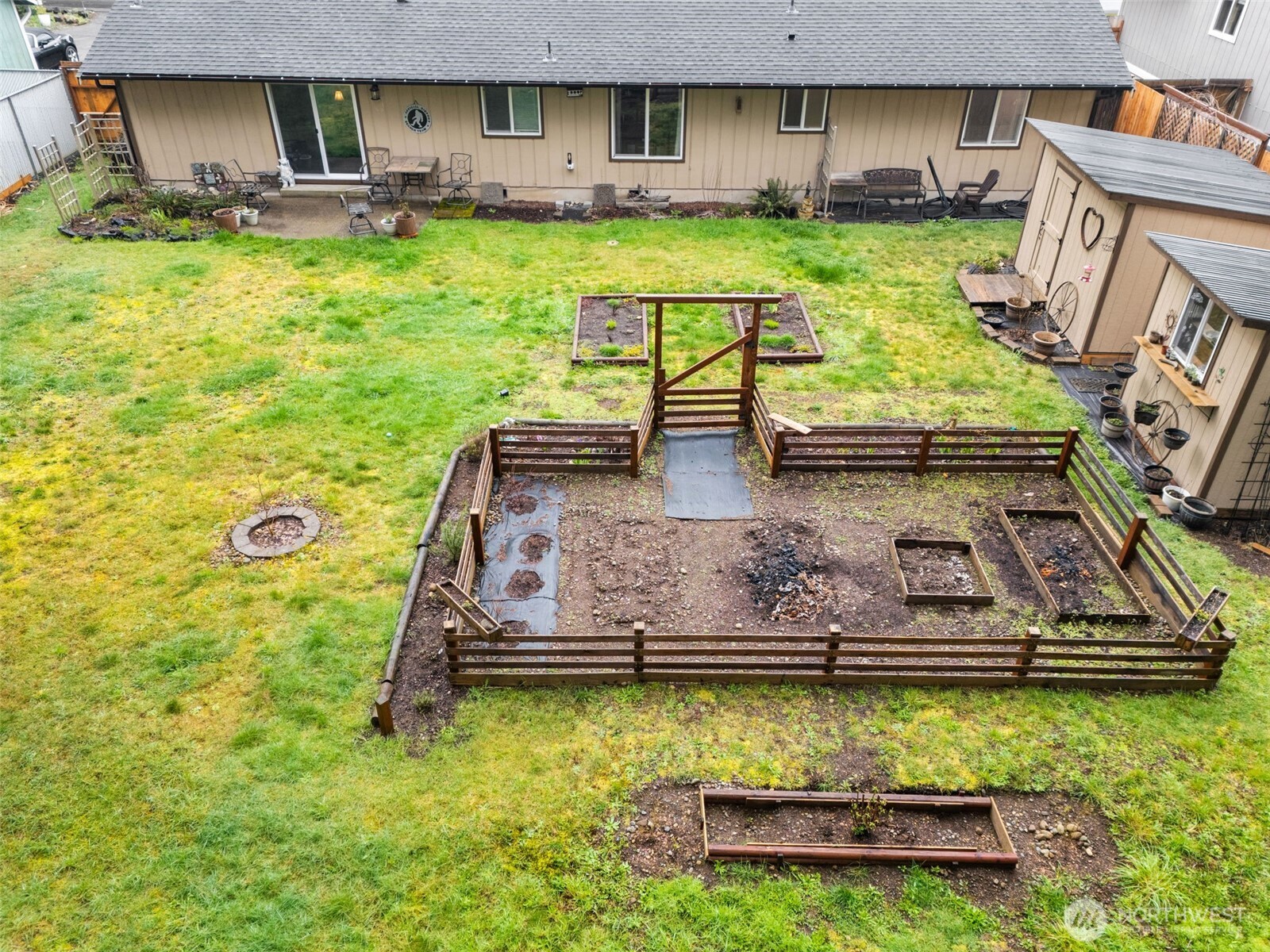 681 E Oak Park Way , Shelton, WA 98584