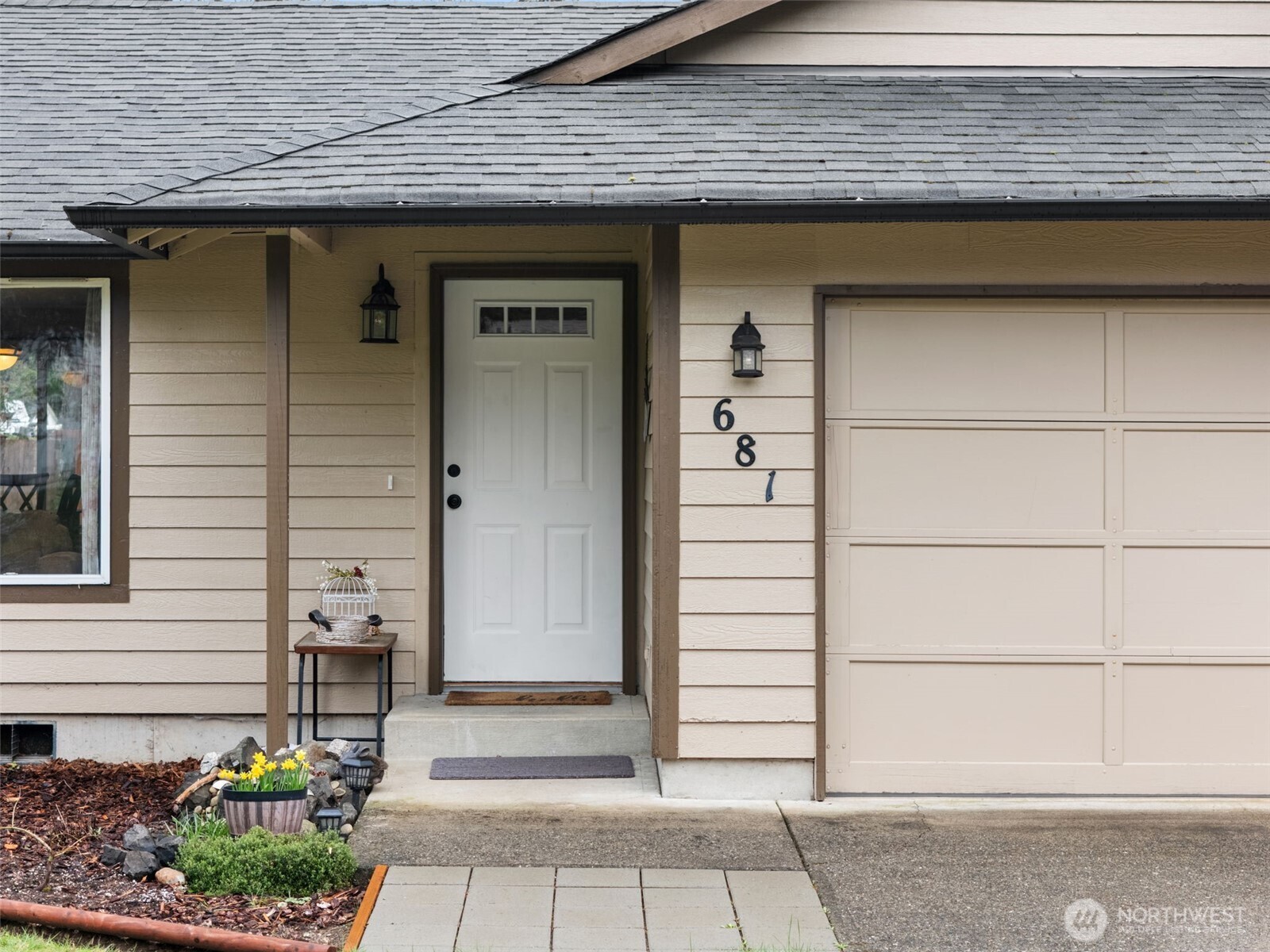 681 E Oak Park Way , Shelton, WA 98584