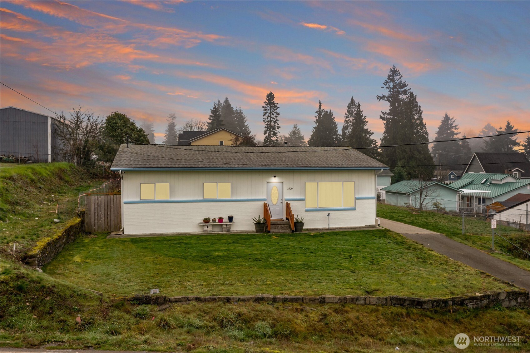 1509 Juniper Street , Milton, WA 98354