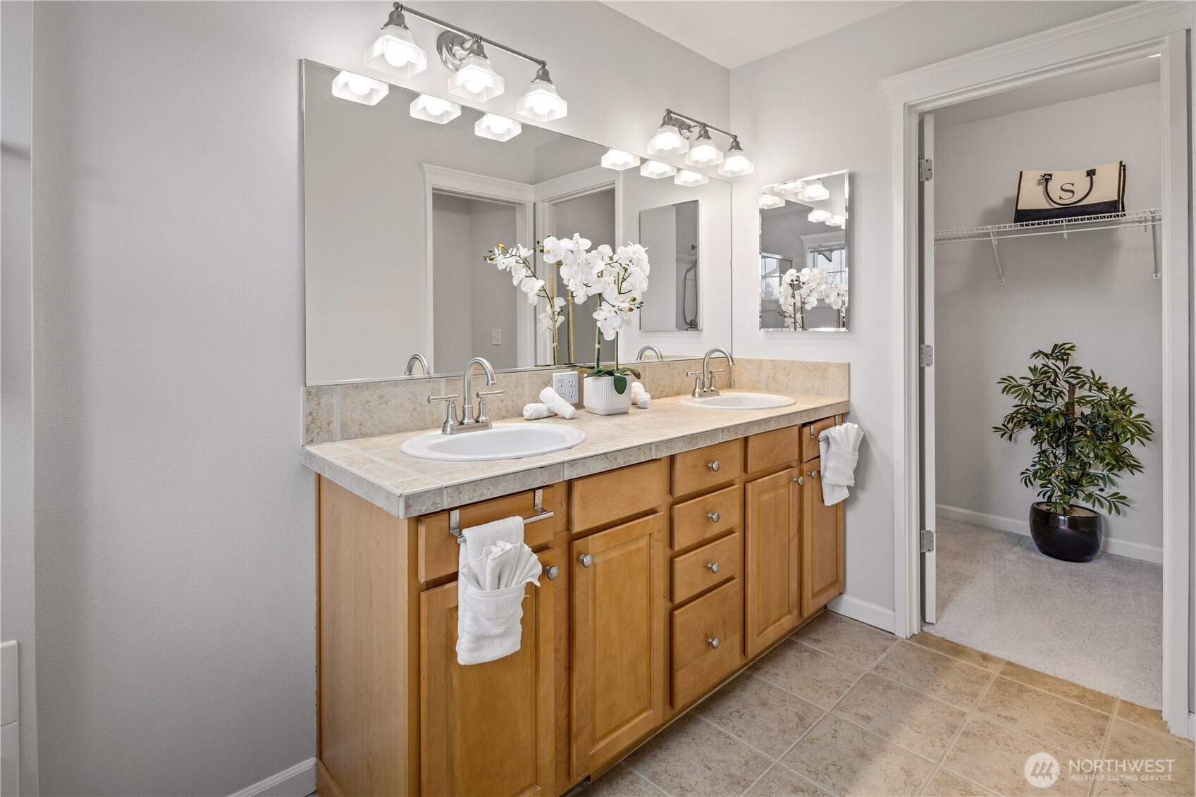 35327 SE Kinsey Street #604, Snoqualmie, WA 98065