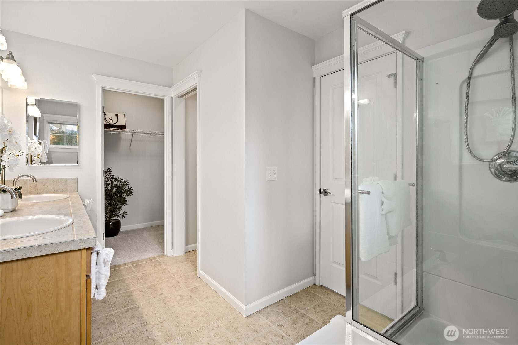 35327 SE Kinsey Street #604, Snoqualmie, WA 98065