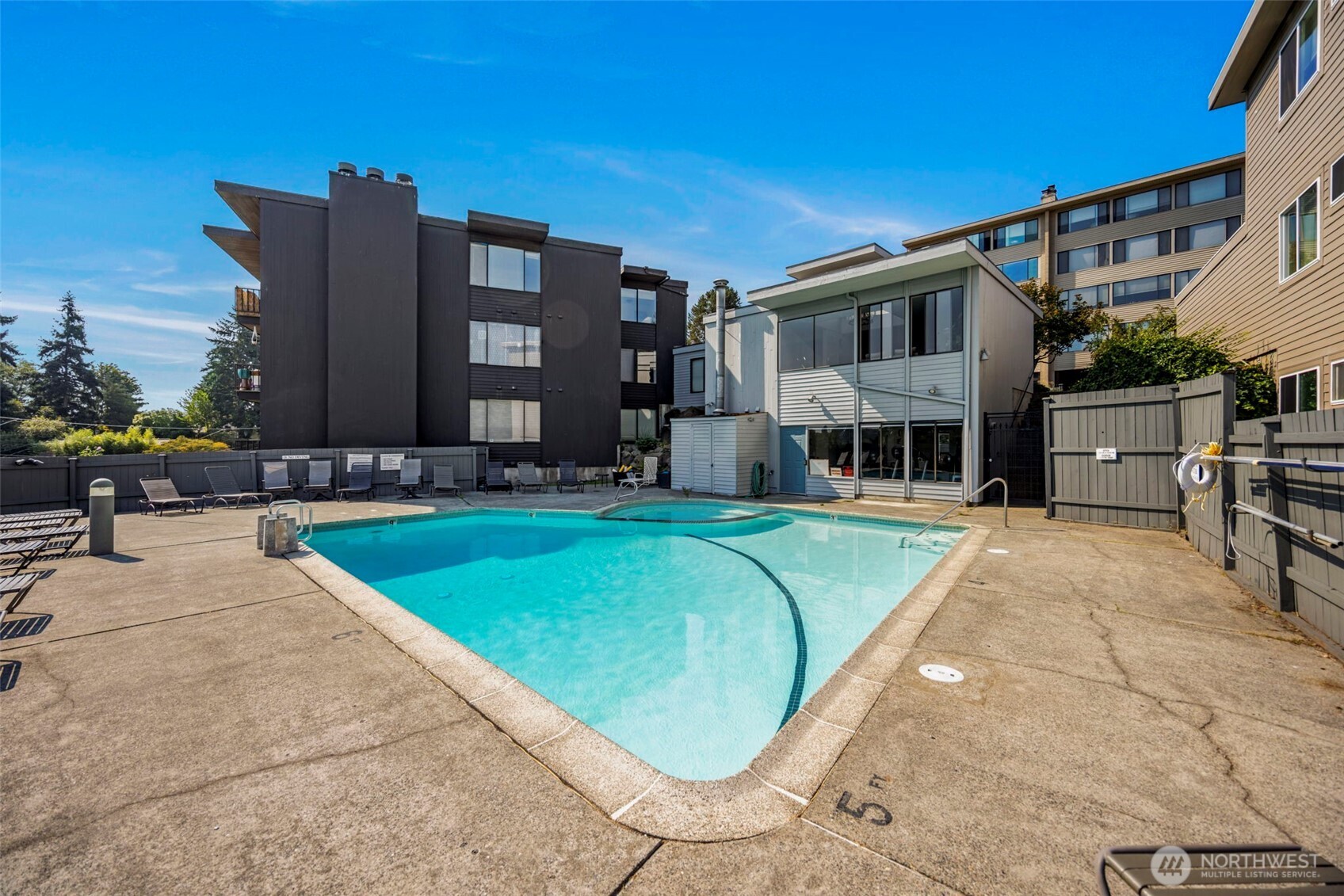 3601 24th Avenue W #207, Seattle, WA 98199