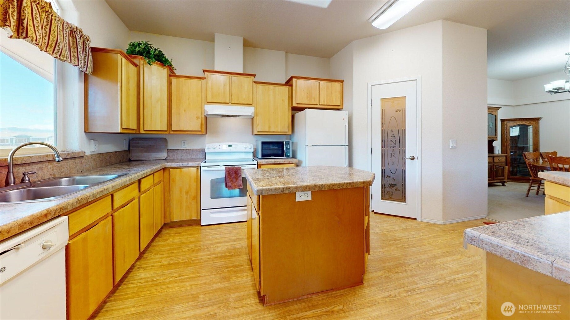 32 Valley View Drive , Tonasket, WA 98855