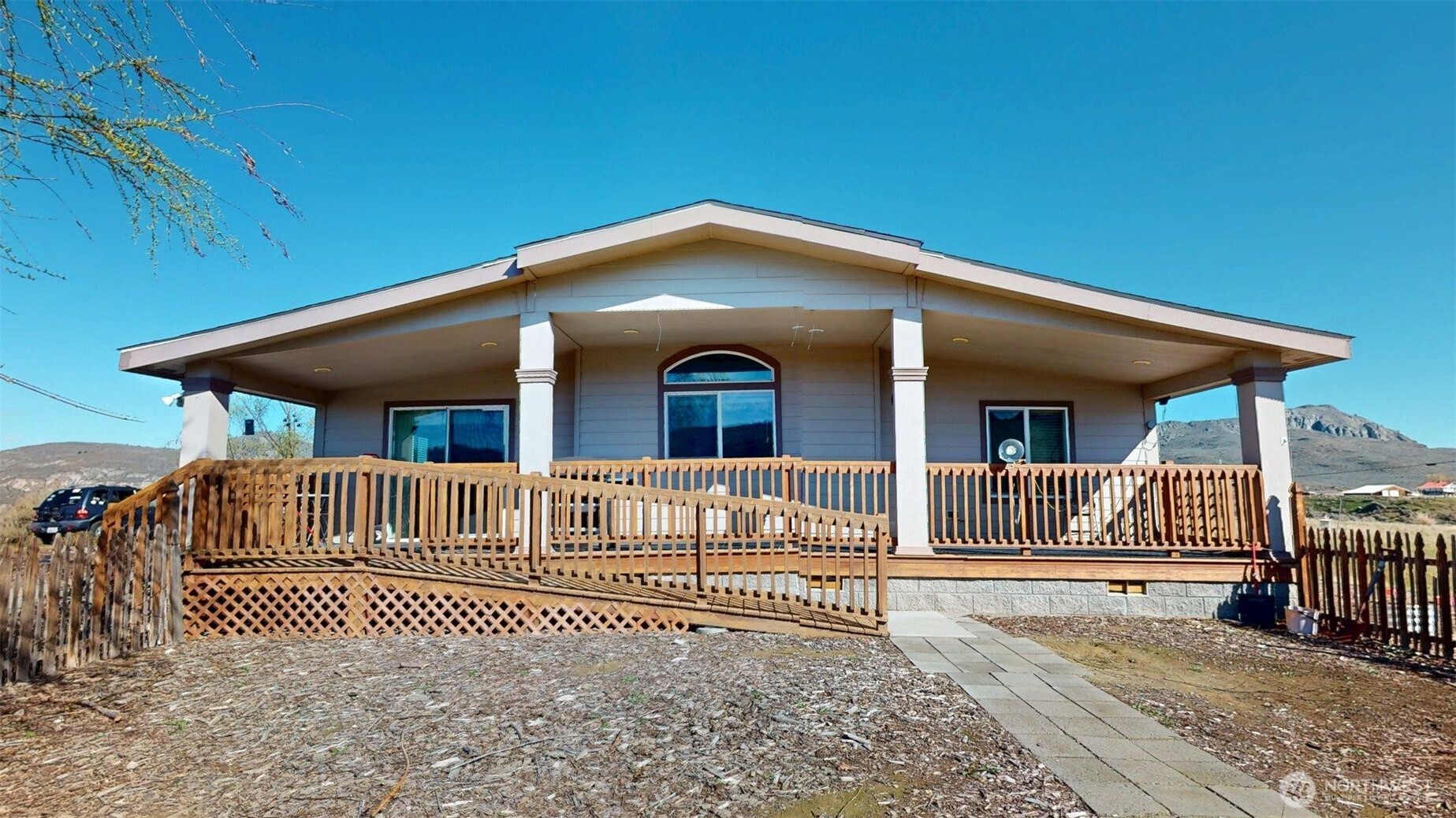 32 Valley View Drive , Tonasket, WA 98855