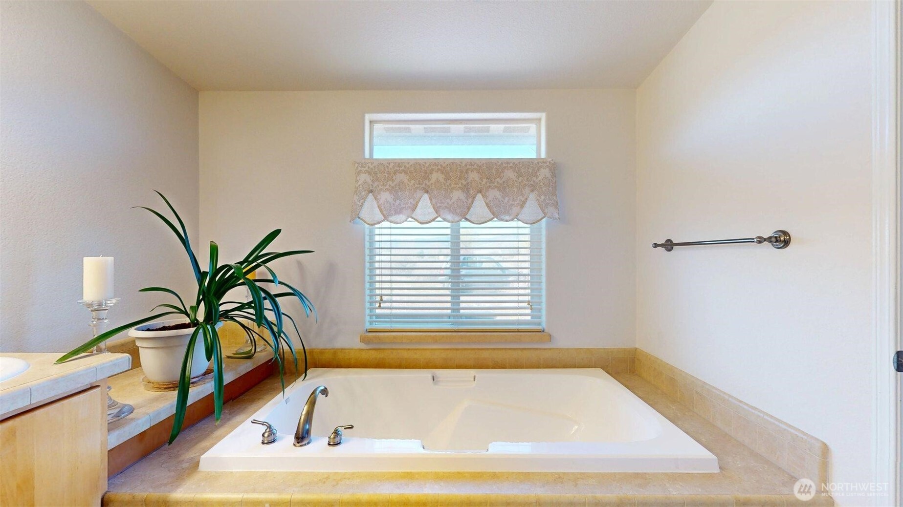32 Valley View Drive , Tonasket, WA 98855