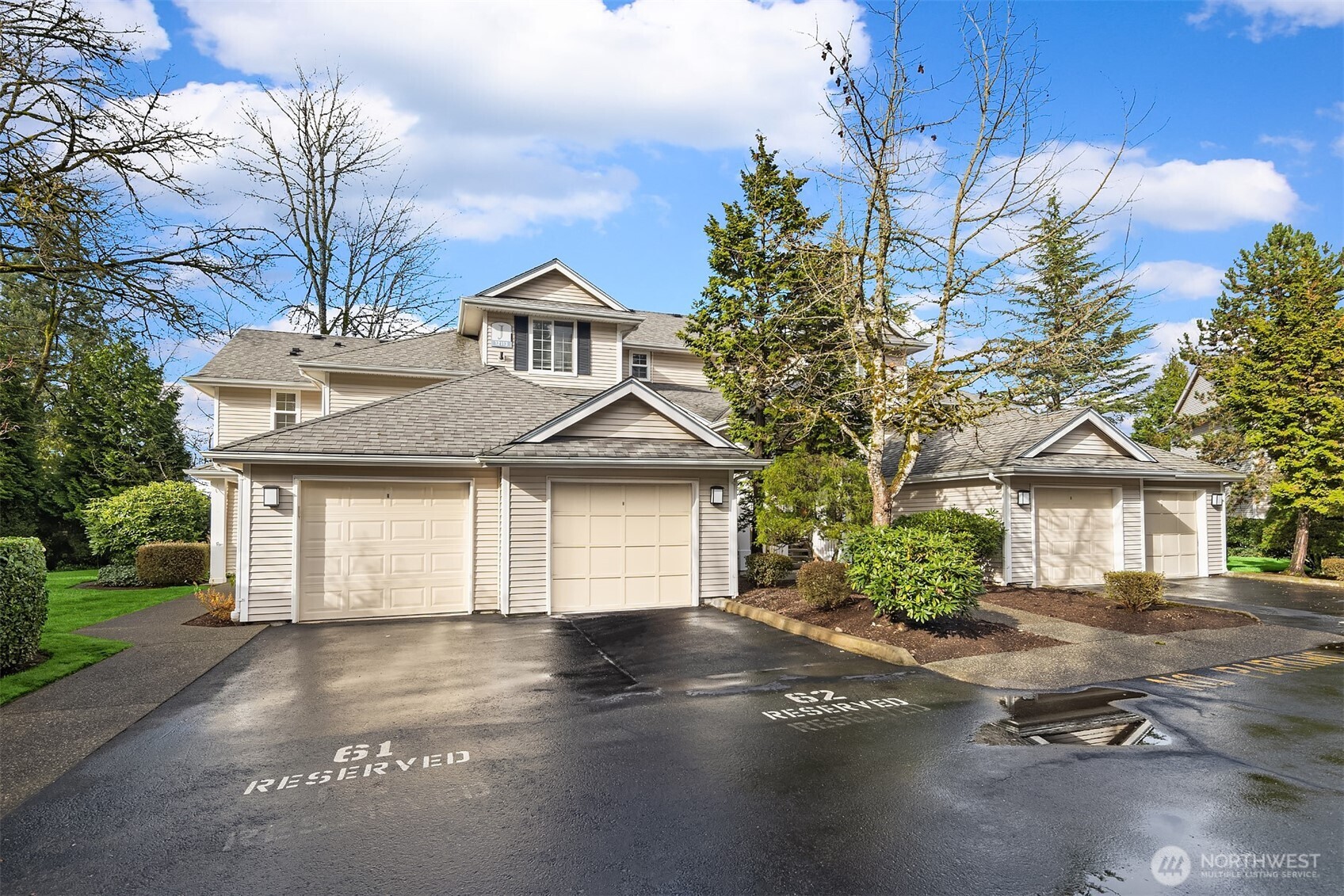 12113 NE 172nd Place #J202, Bothell, WA 98011