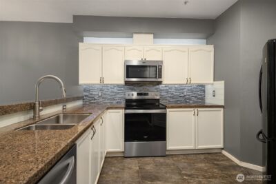 12113 NE 172nd Place #J202, Bothell, WA 98011 - Photo 9