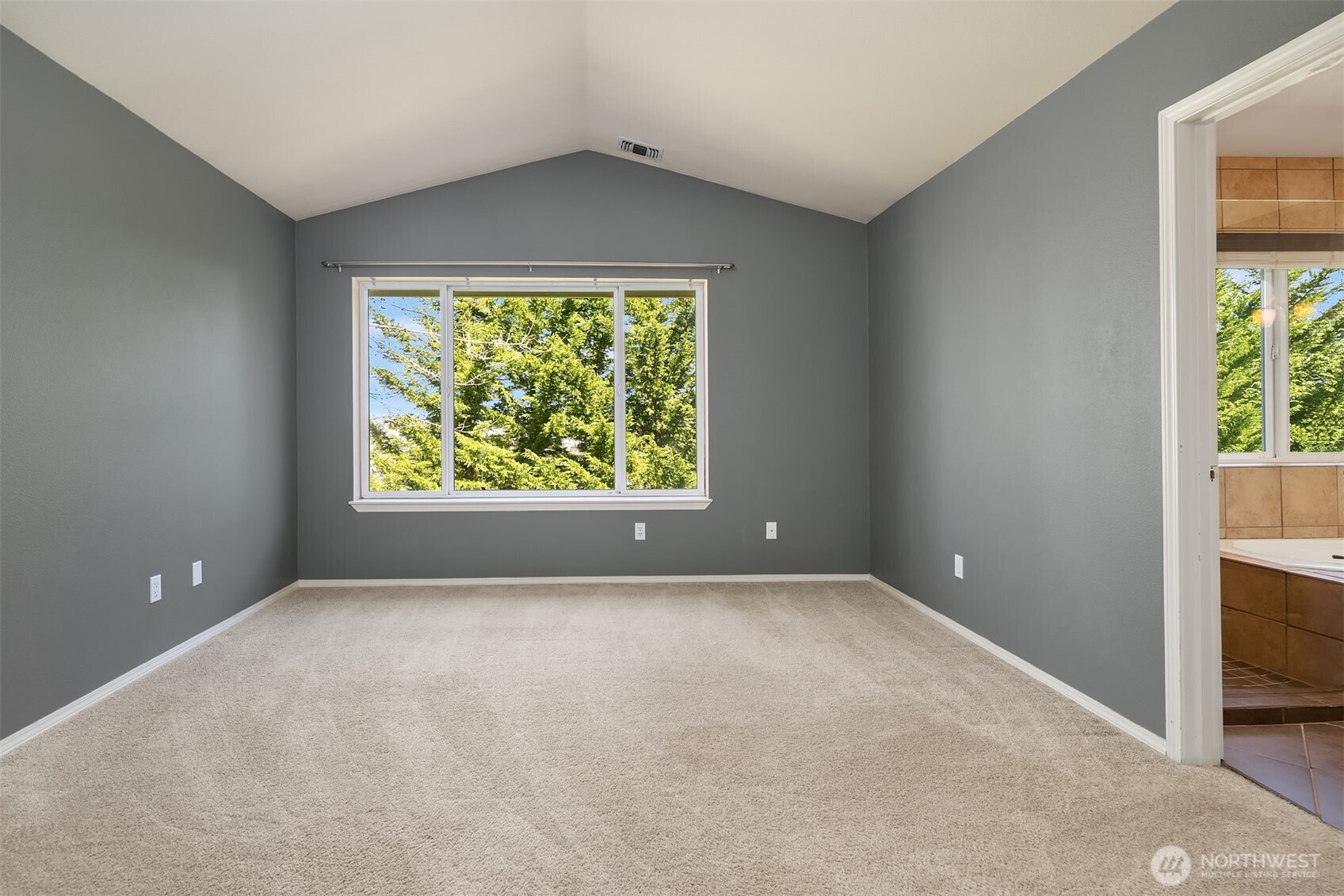 12113 NE 172nd Place #J202, Bothell, WA 98011