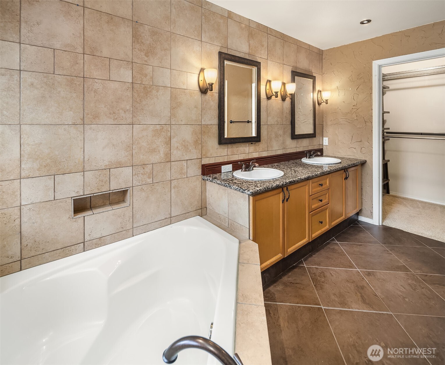 12113 NE 172nd Place #J202, Bothell, WA 98011