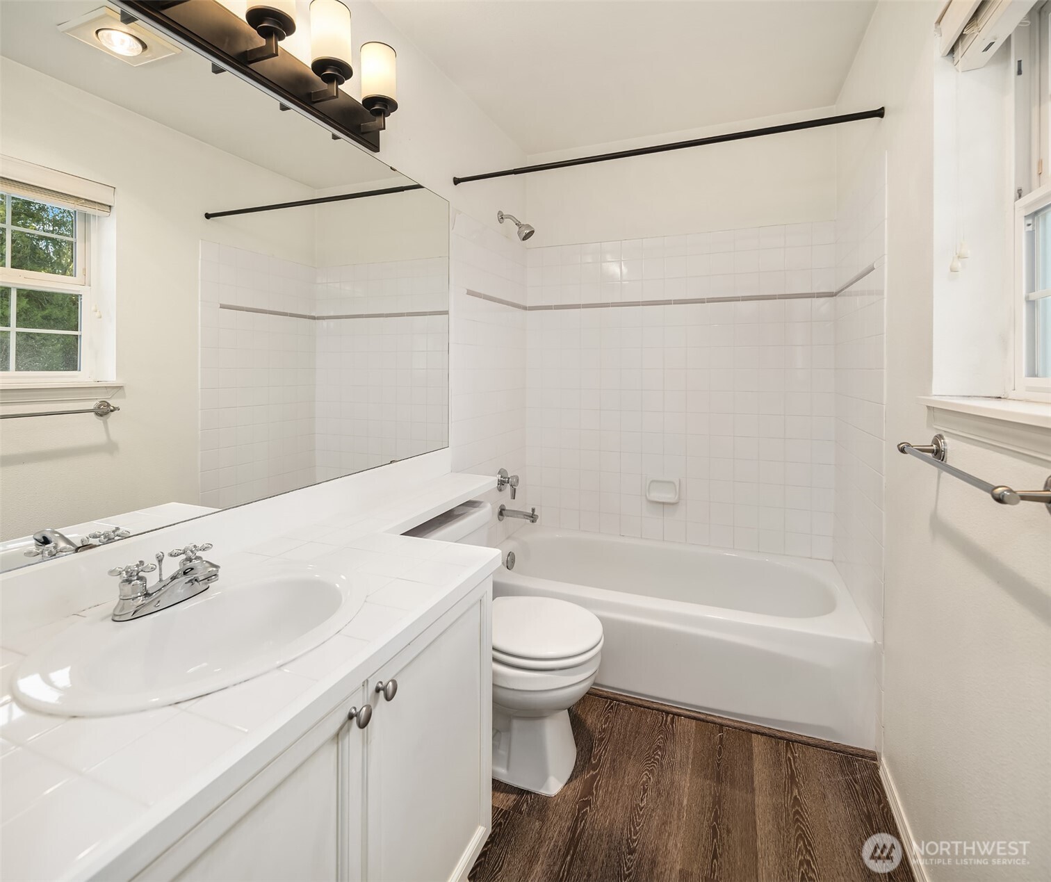 12113 NE 172nd Place #J202, Bothell, WA 98011