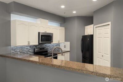 12113 NE 172nd Place #J202, Bothell, WA 98011 - Photo 8