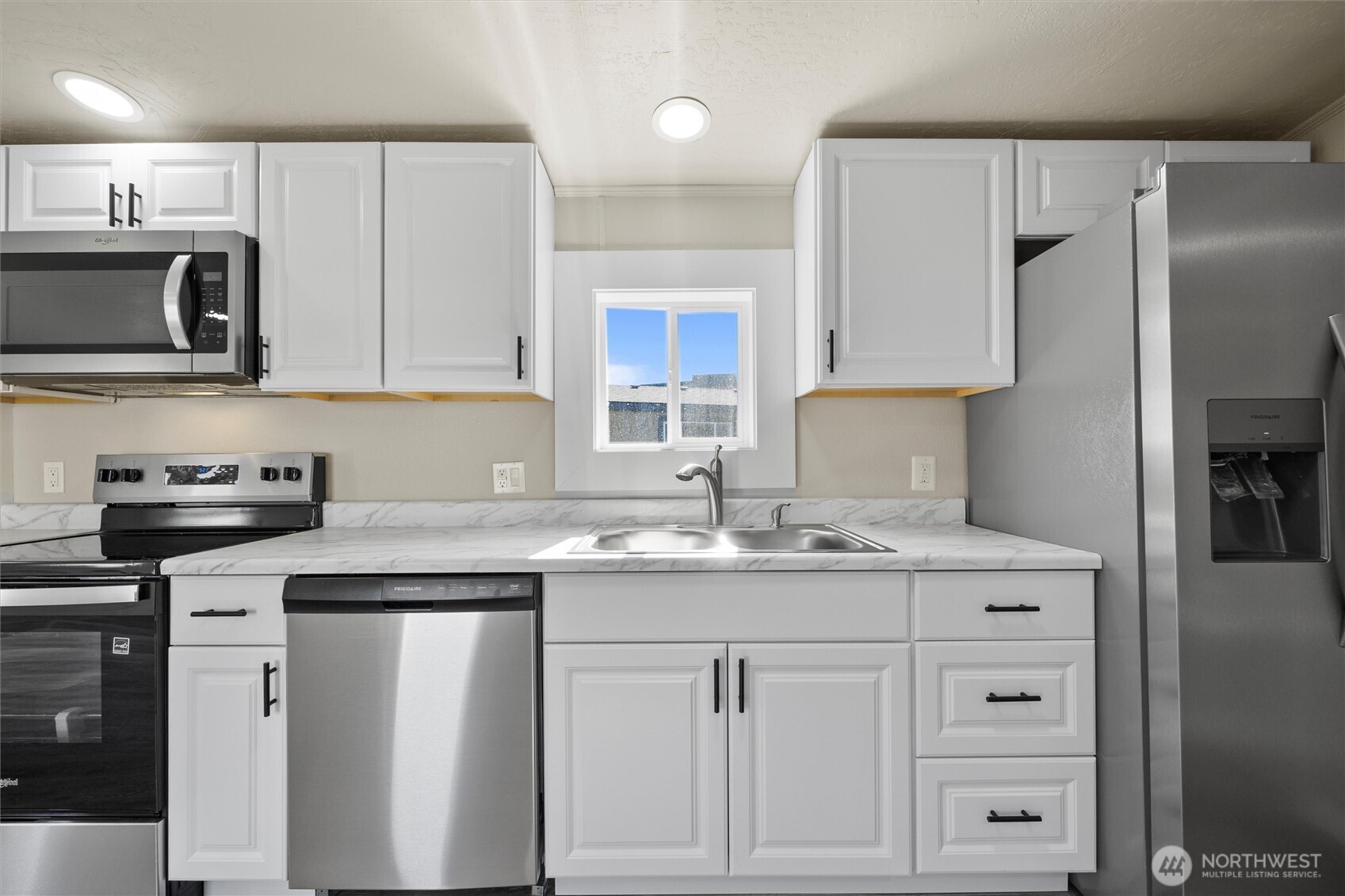 681 Lonetree Lane , Richland, WA 99352