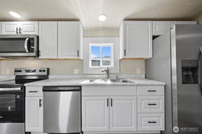 681 Lonetree Lane , Richland, WA 99352 - Photo 2