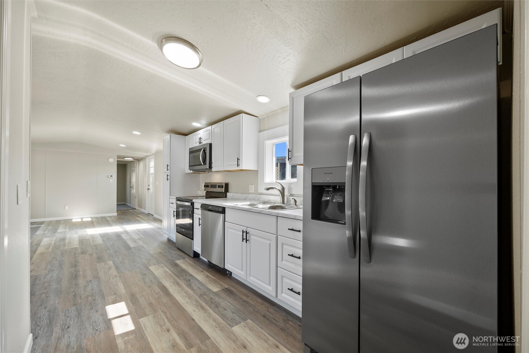 681 Lonetree Lane , Richland, WA 99352