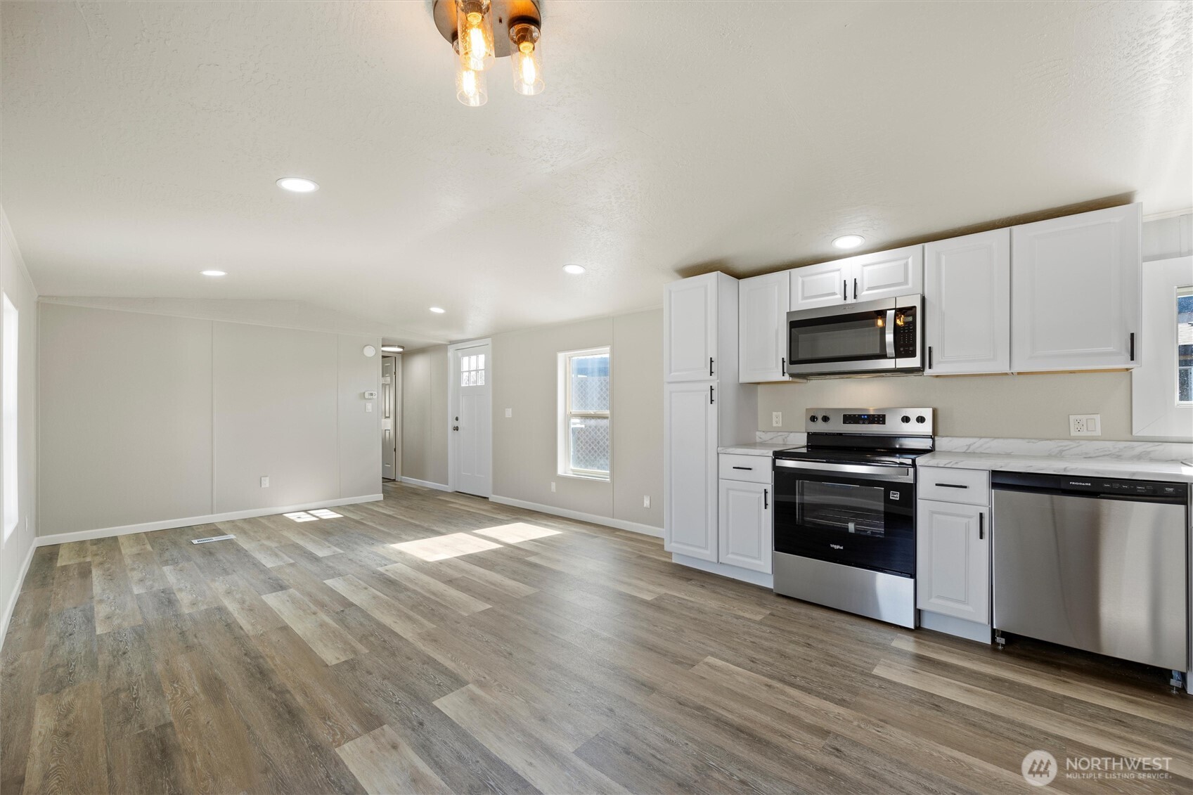 681 Lonetree Lane , Richland, WA 99352