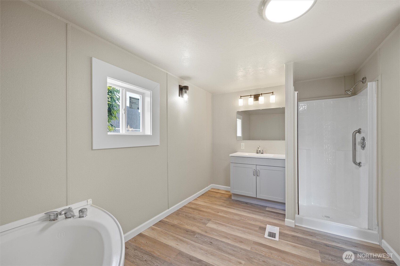681 Lonetree Lane , Richland, WA 99352