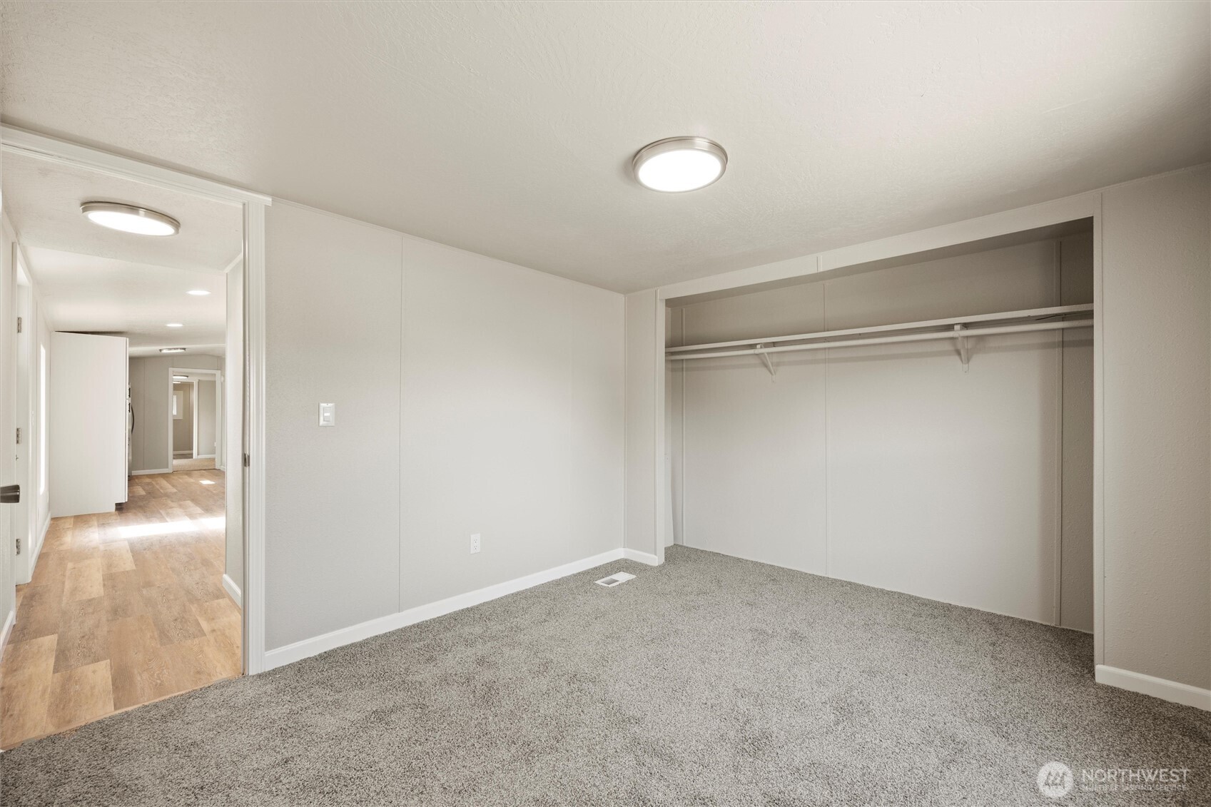 681 Lonetree Lane , Richland, WA 99352