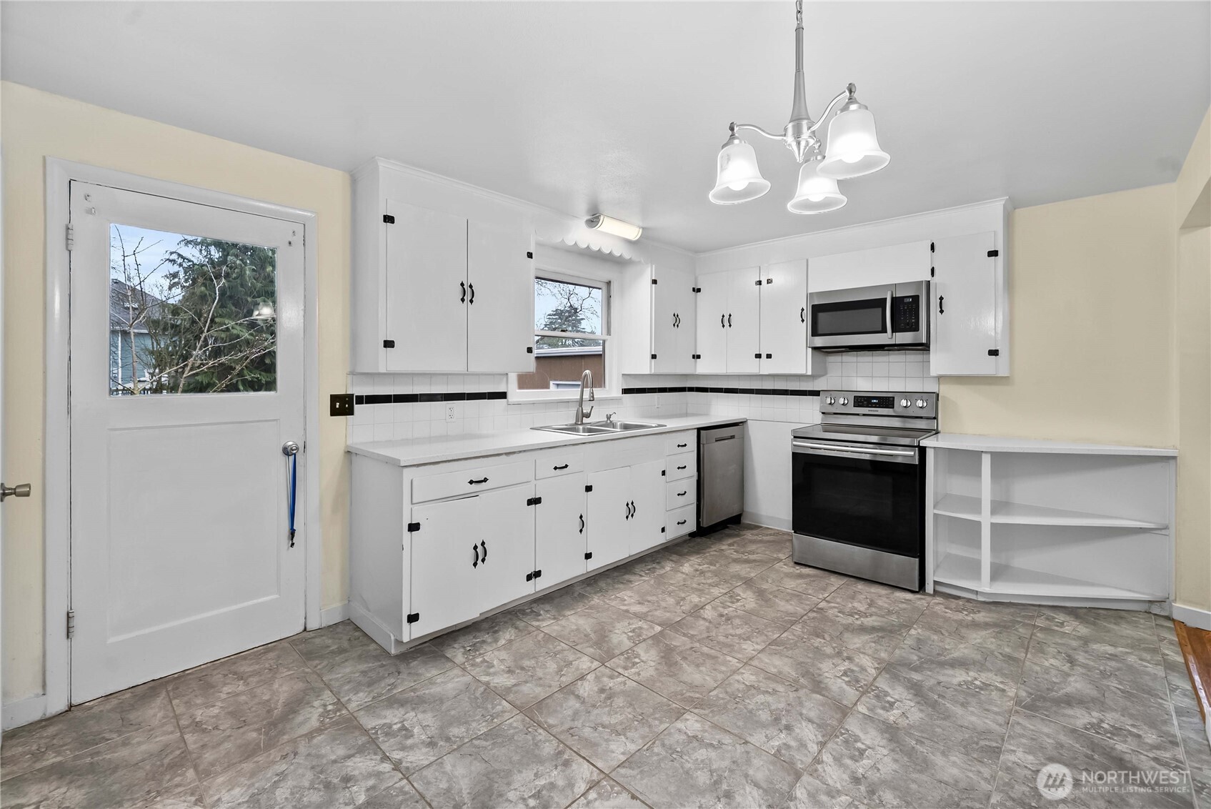 9717 14th Avenue NW, Seattle, WA 98117