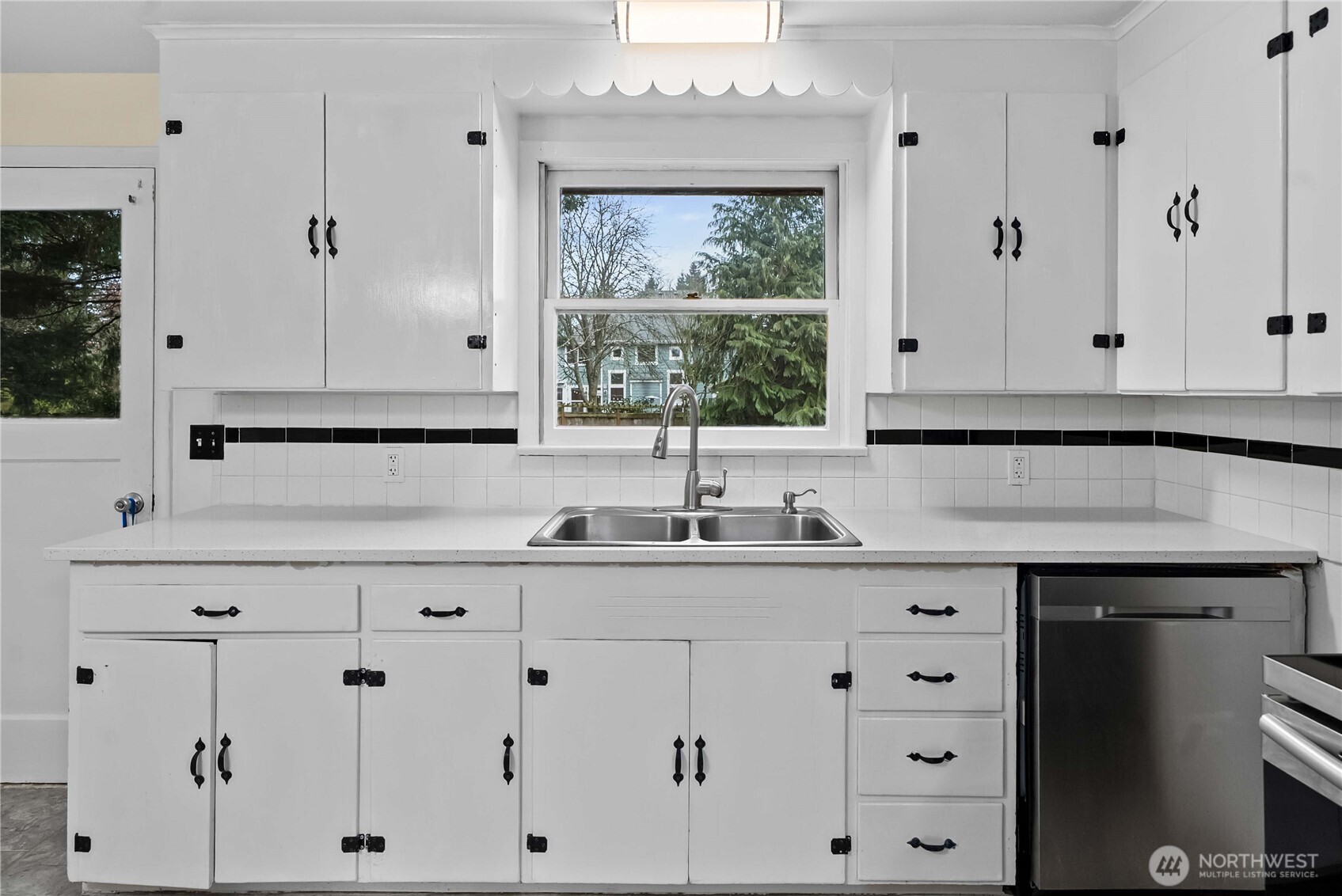 9717 14th Avenue NW, Seattle, WA 98117