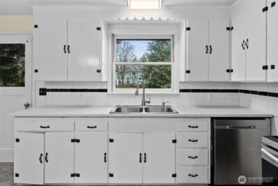 9717 14th Avenue NW, Seattle, WA 98117 - Photo 7