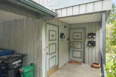 13215 35th Avenue NE, Seattle, WA 98125 - Photo 2