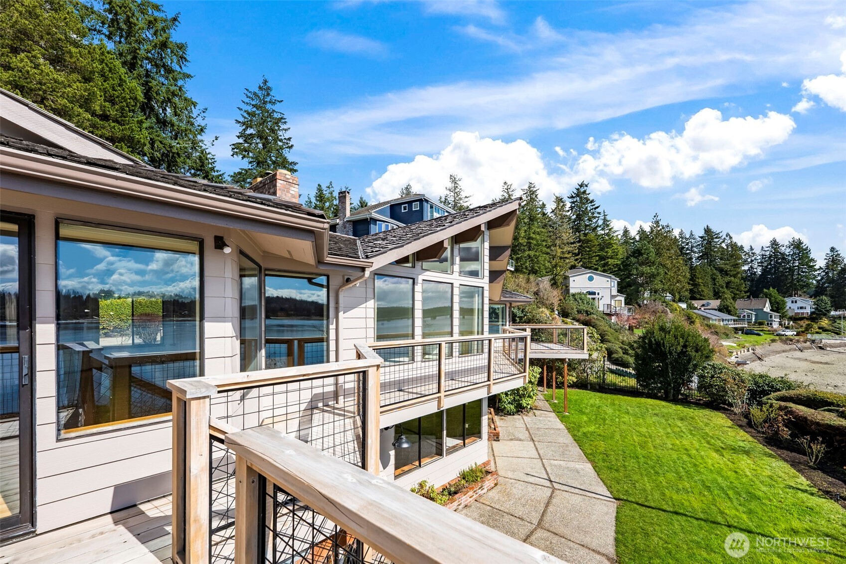 8806 Warren Drive NW, Gig Harbor, WA 98335