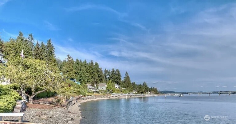 8806 Warren Drive NW, Gig Harbor, WA 98335