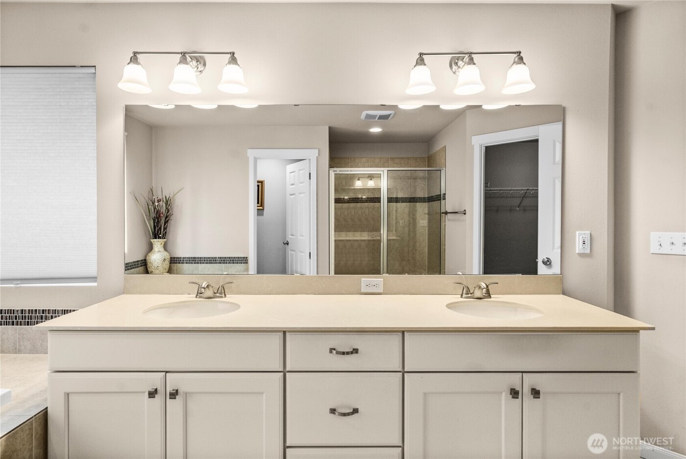 21702 103rd Place SE, Kent, WA 98031