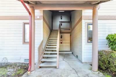 17311 119th LN SE J#3 , Renton, WA 98058 - Photo 2