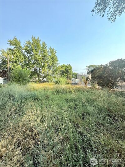 430 W 4th Ave , Omak, WA 98841 - Photo 11