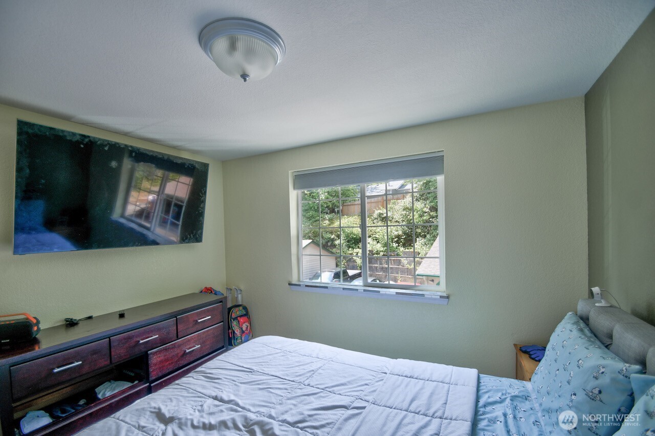 1103 Creekwood Court SE, Olympia, WA 98501