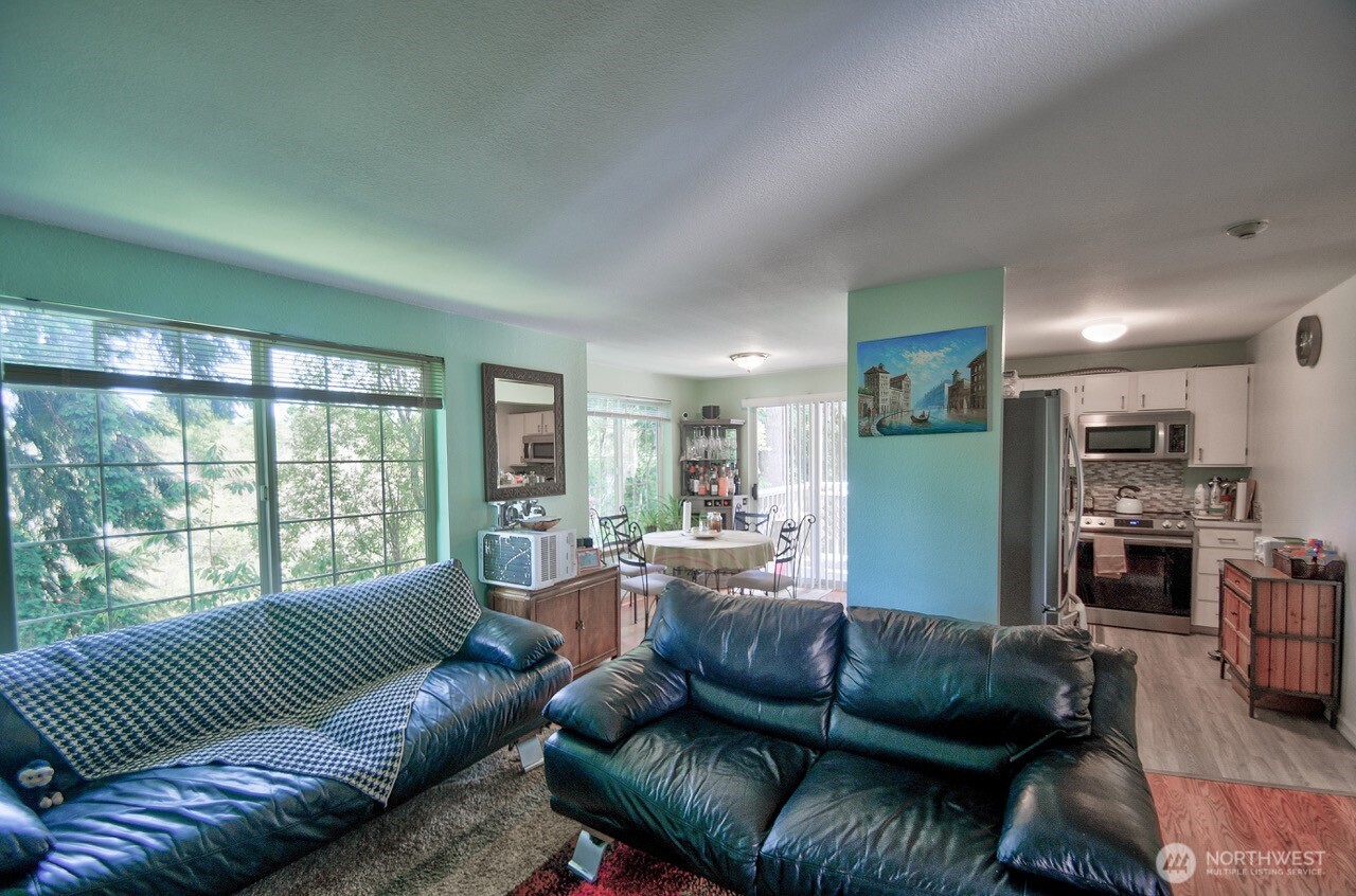 1103 Creekwood Court SE, Olympia, WA 98501