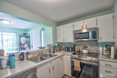 1103 Creekwood Court SE, Olympia, WA 98501 - Photo 9