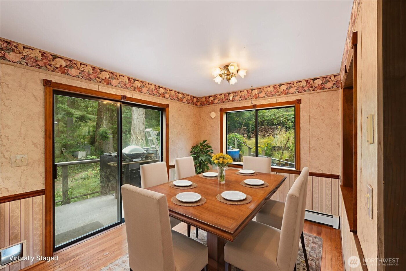 671 Edmonds Road , Coupeville, WA 98239-3924