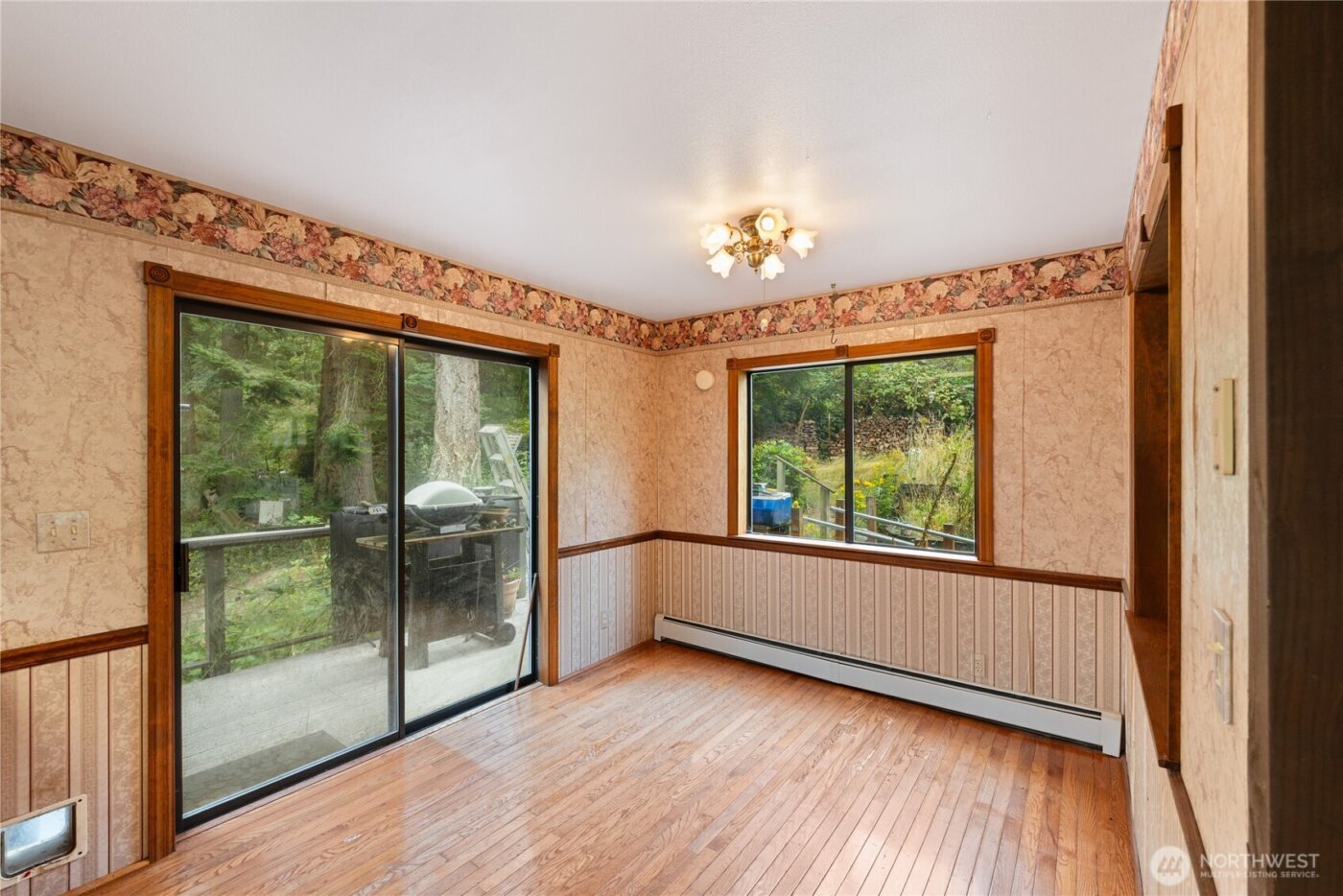 671 Edmonds Road , Coupeville, WA 98239-3924