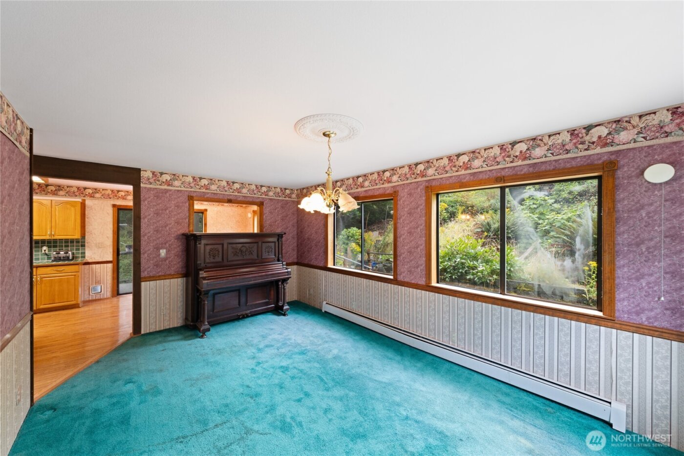 671 Edmonds Road , Coupeville, WA 98239-3924