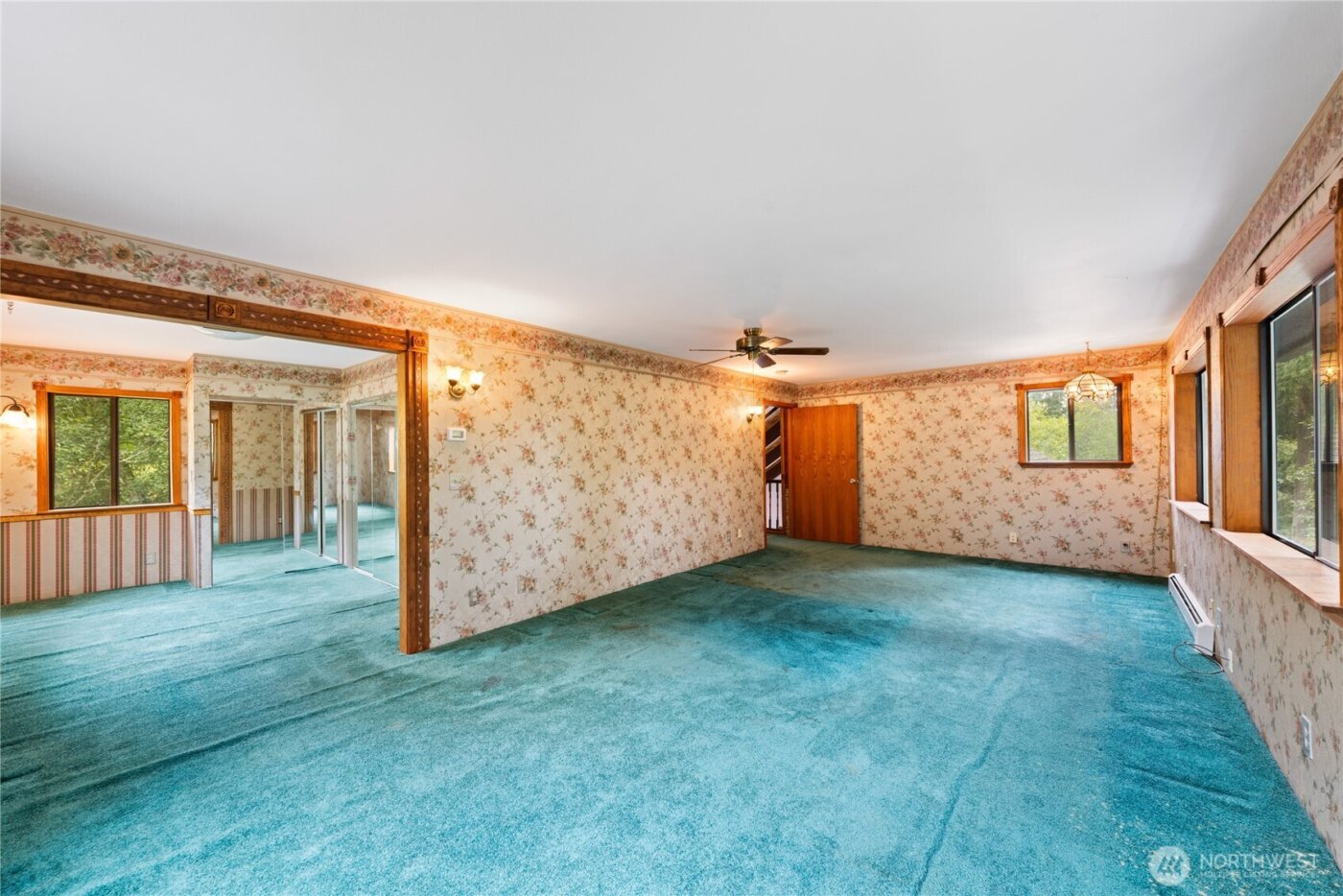 671 Edmonds Road , Coupeville, WA 98239-3924