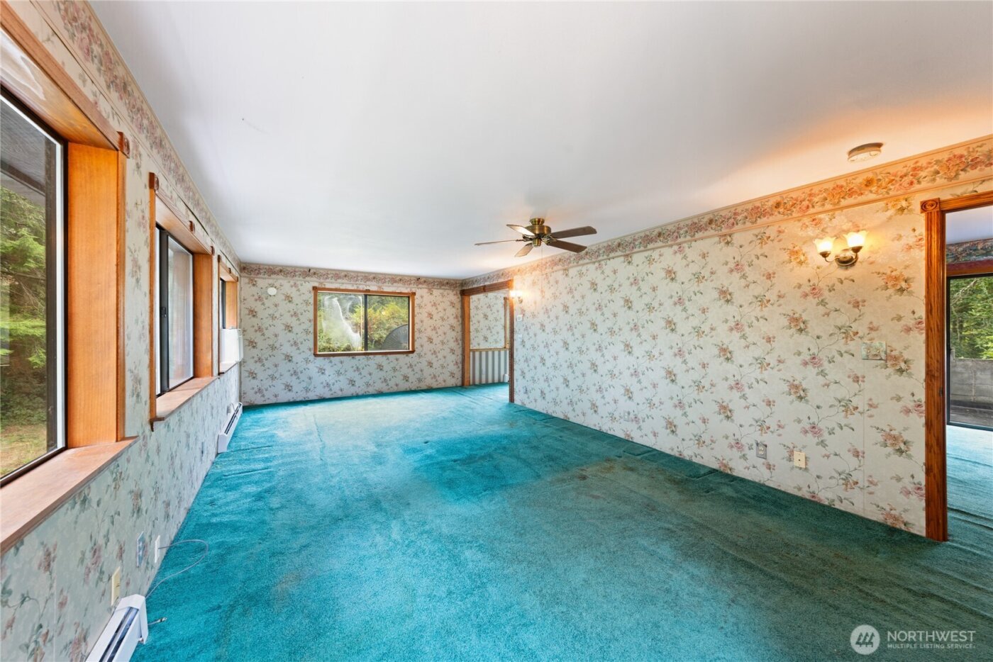 671 Edmonds Road , Coupeville, WA 98239-3924