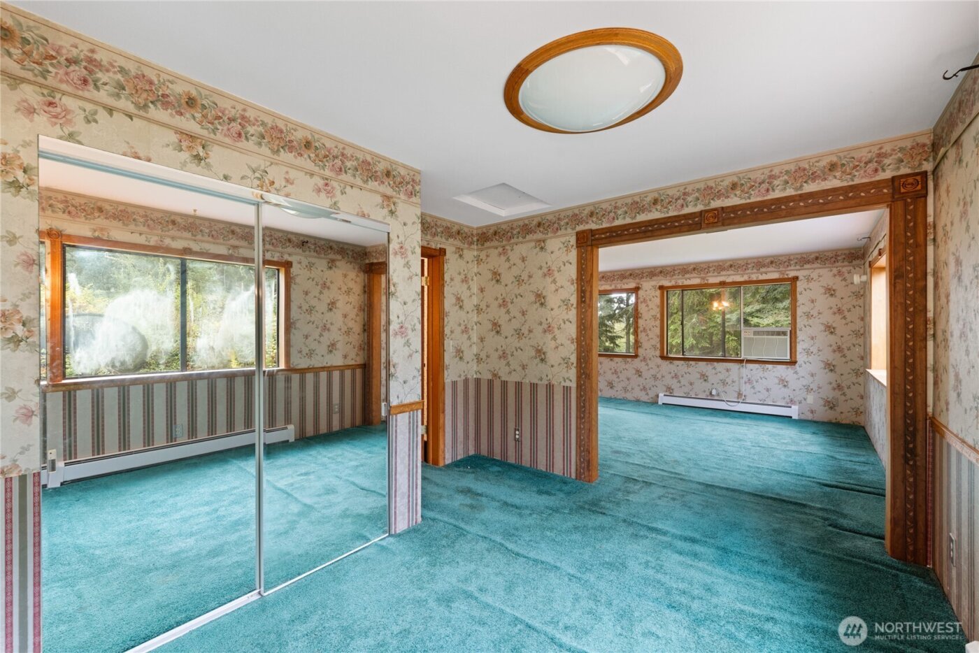 671 Edmonds Road , Coupeville, WA 98239-3924