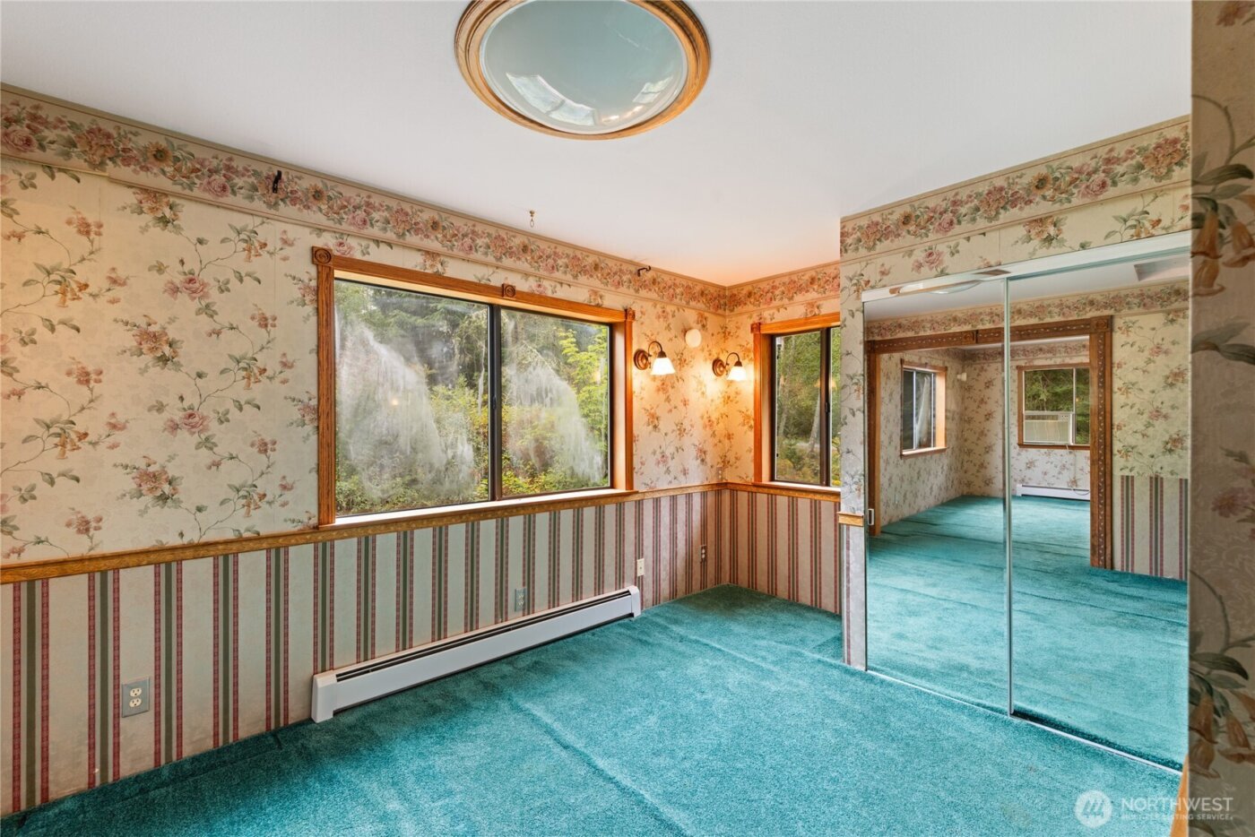 671 Edmonds Road , Coupeville, WA 98239-3924