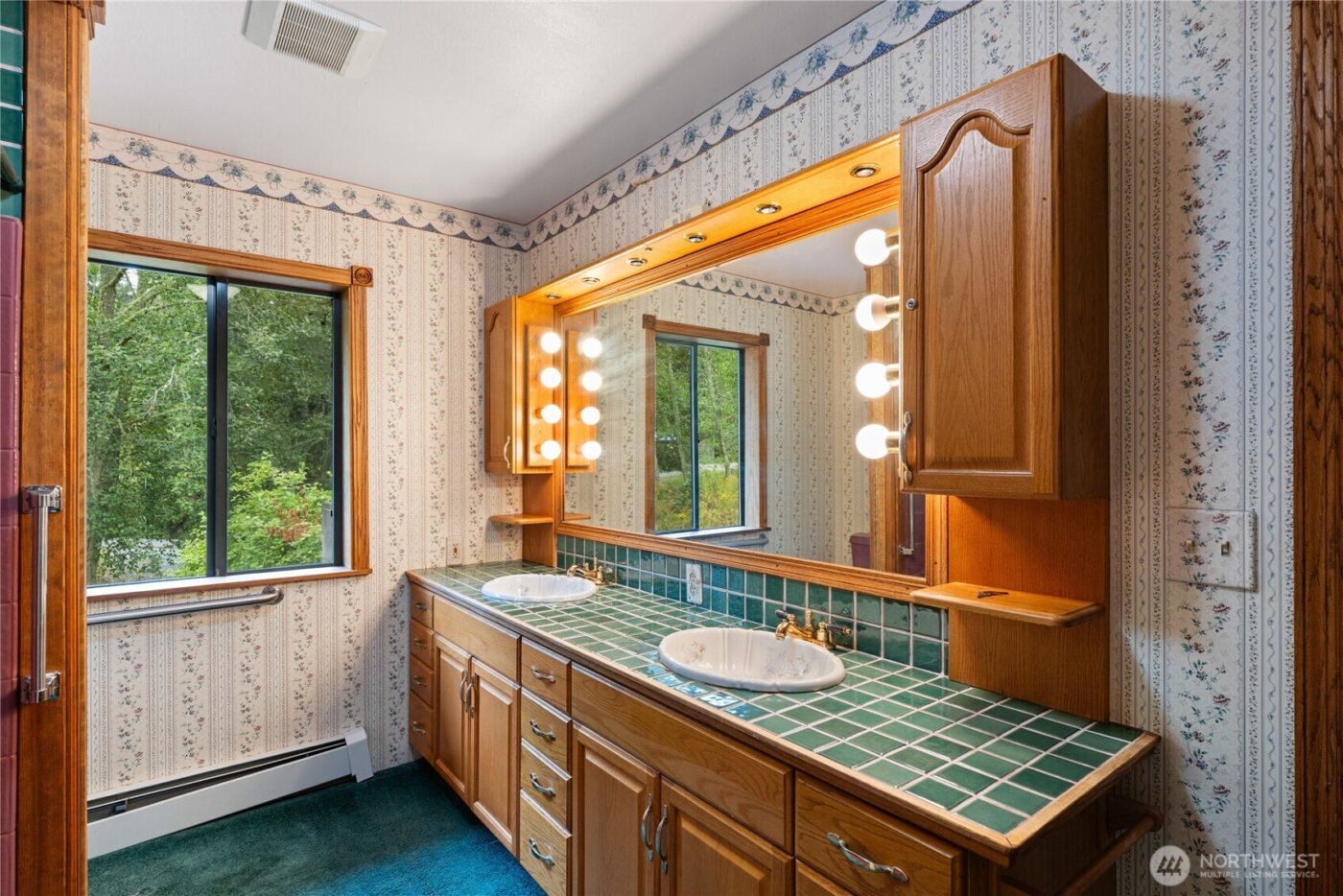 671 Edmonds Road , Coupeville, WA 98239-3924