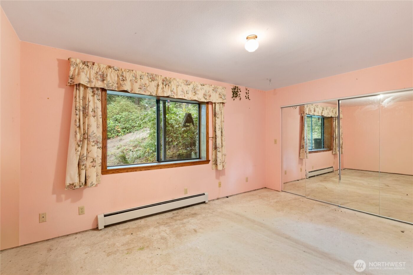 671 Edmonds Road , Coupeville, WA 98239-3924